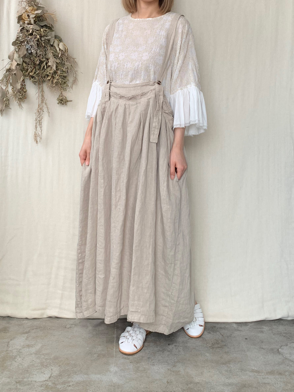 qiri / trees embroidery frill blouse (シロ)