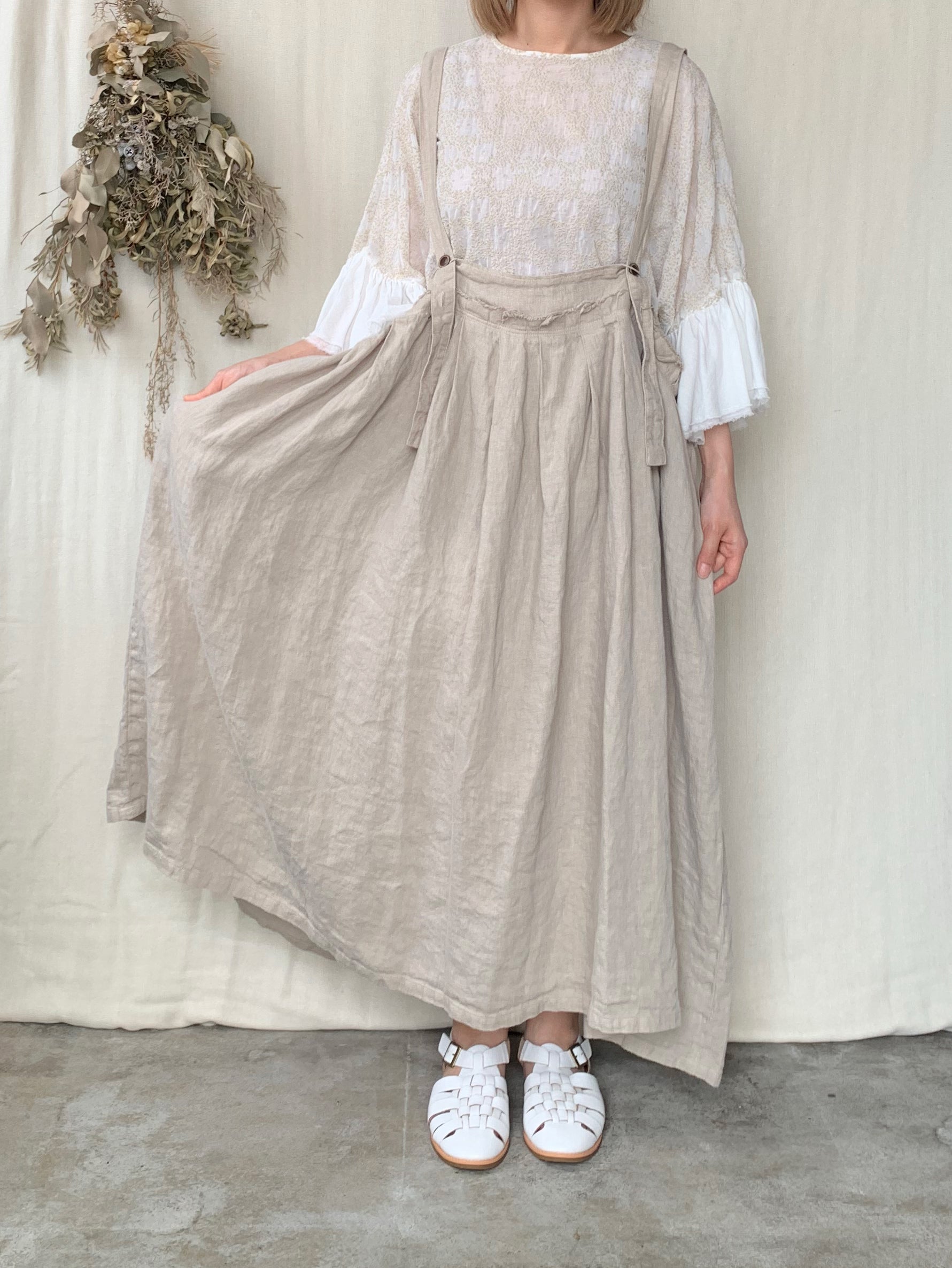 qiri / trees embroidery frill blouse (シロ)