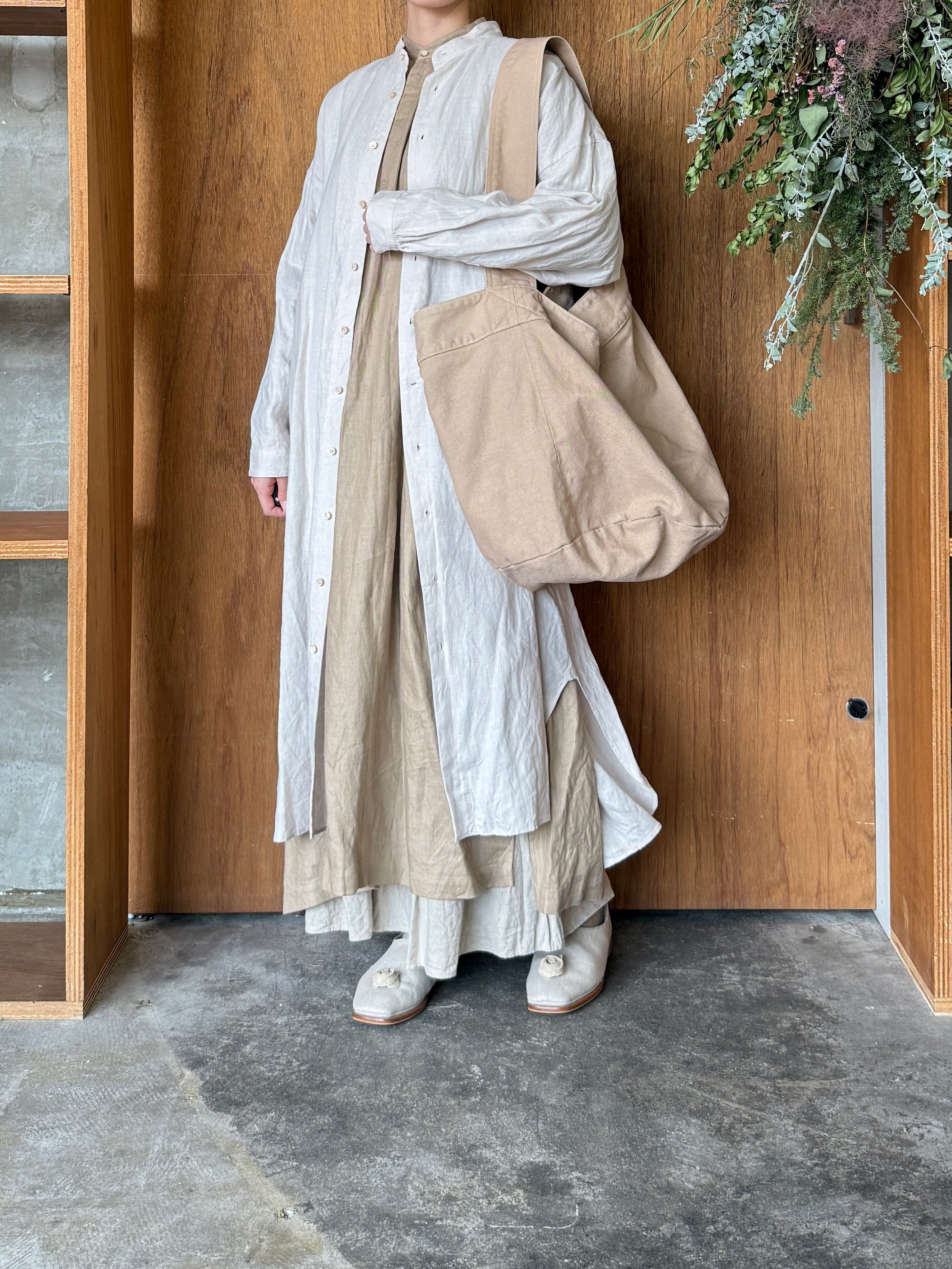 suzuki takayuki × ams, / cylinder tote bag (common oak / ベージュ)