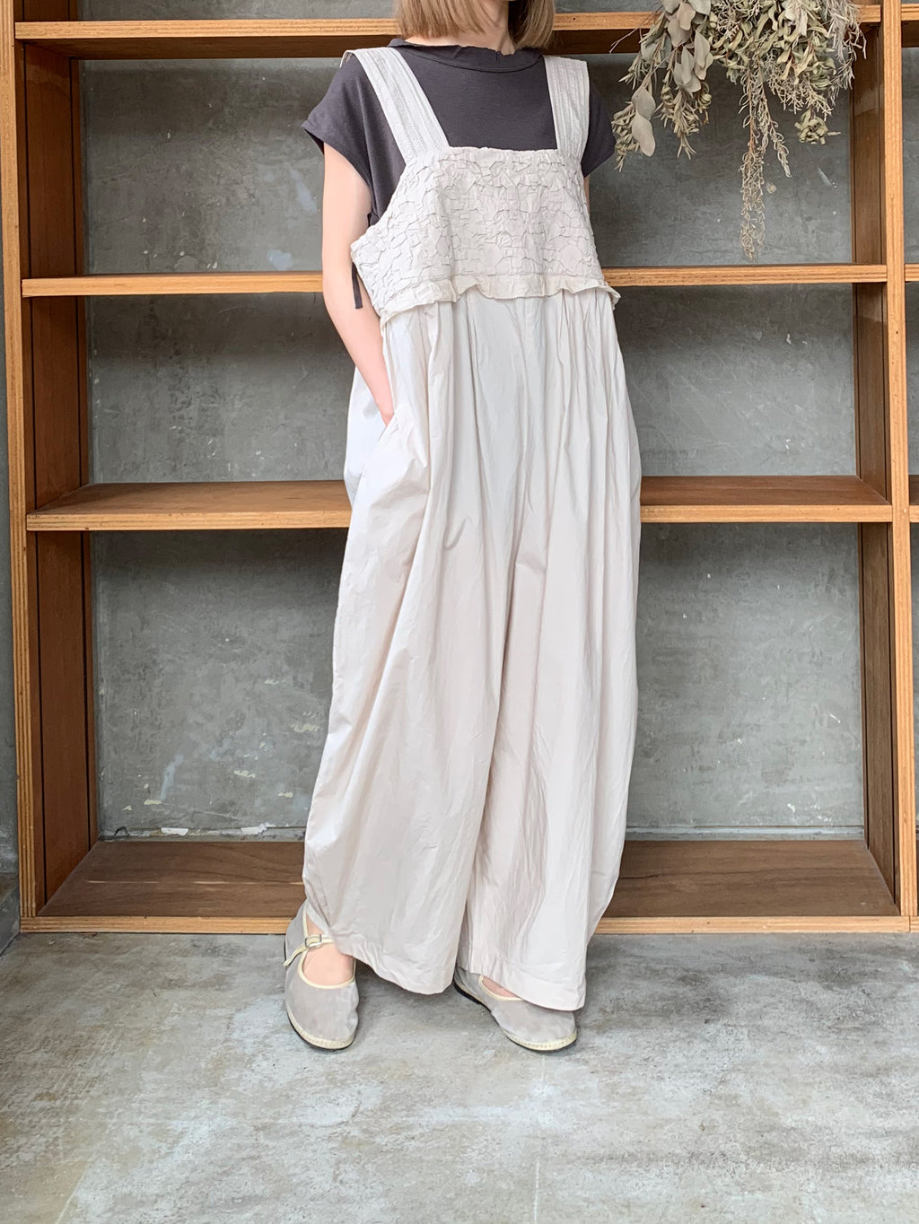 tumugu /  ハンドスモッキングコットンポプリン サロペット（GRAYGE）