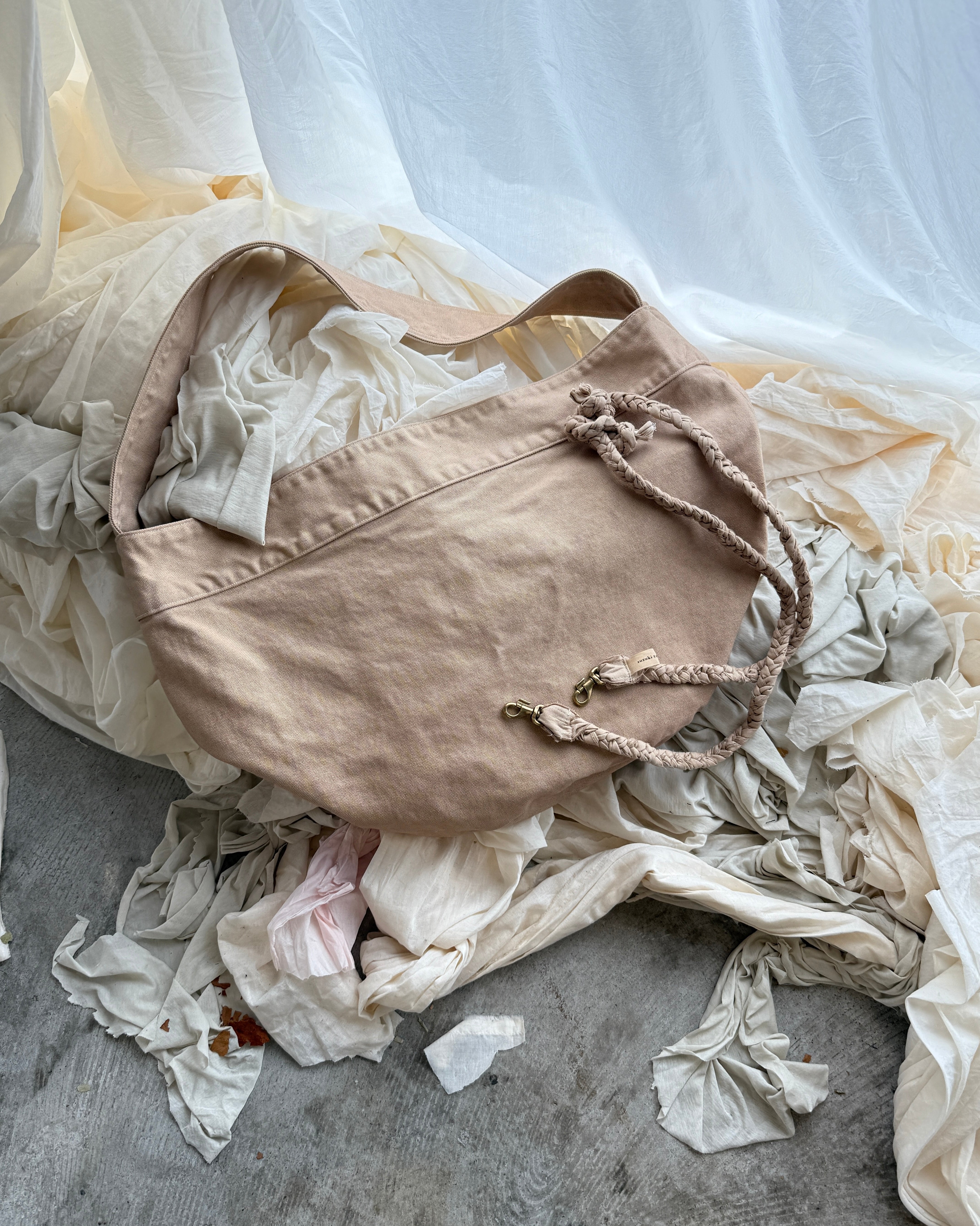 suzuki takayuki × ams, / cylinder tote bag (common oak / ベージュ)