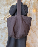 suzuki takayuki × ams, / cylinder tote bag (smoky walnut / ダークブラウン)