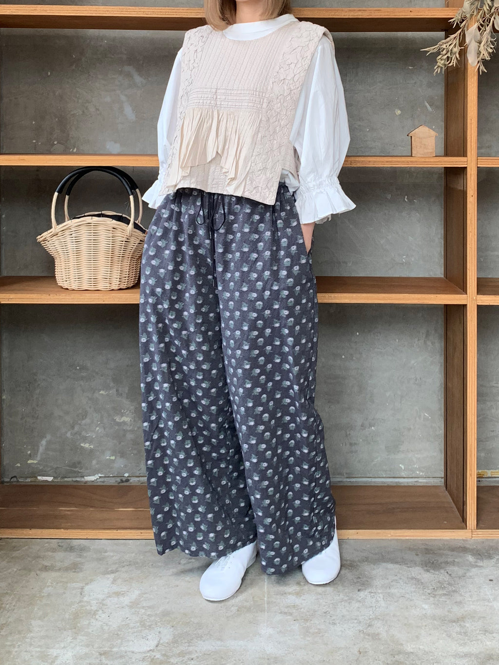 qiri / 追憶の花 jacquard gather pants