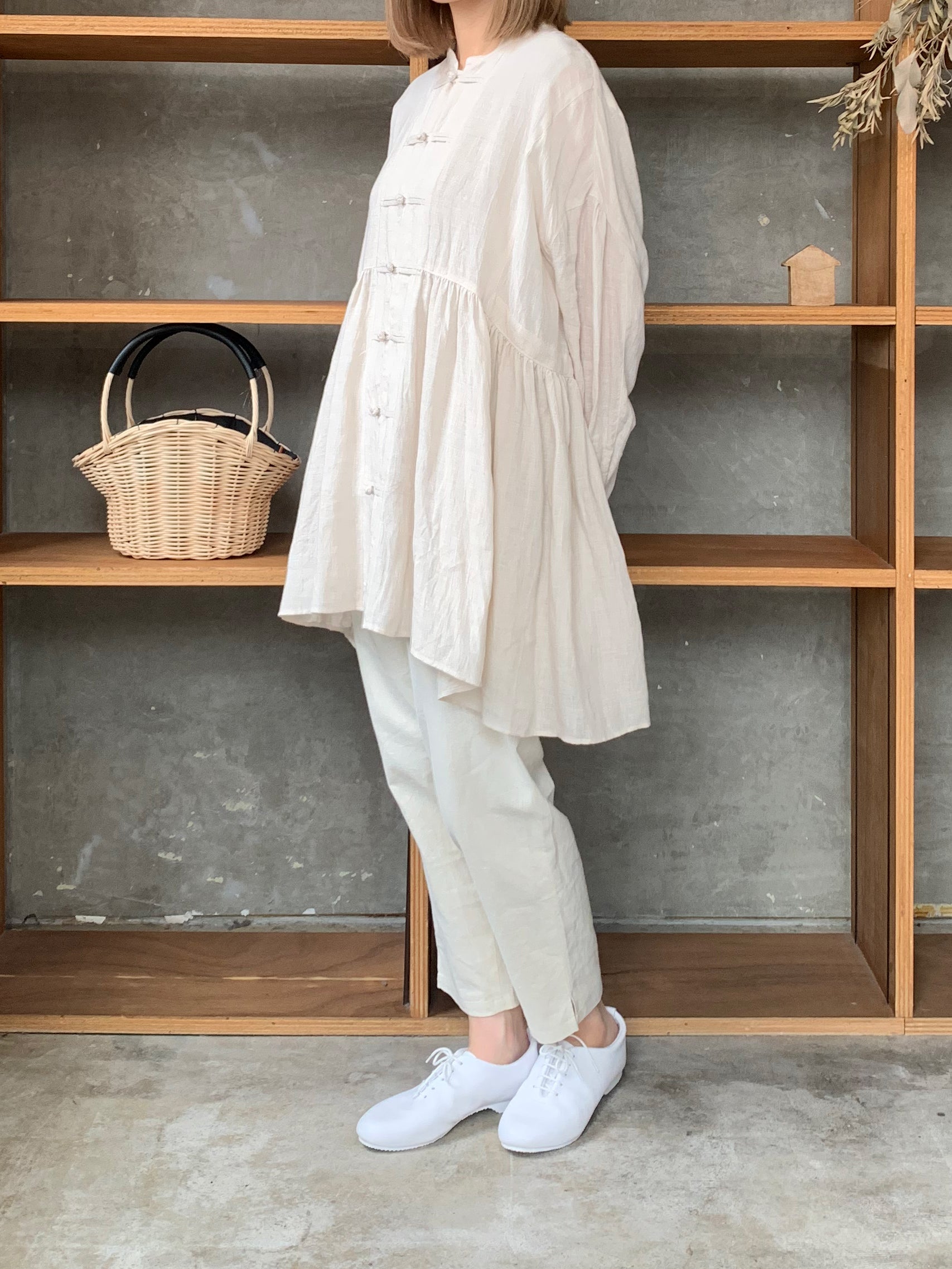 suzuki takayuki / chinese knot blouse（ivory）