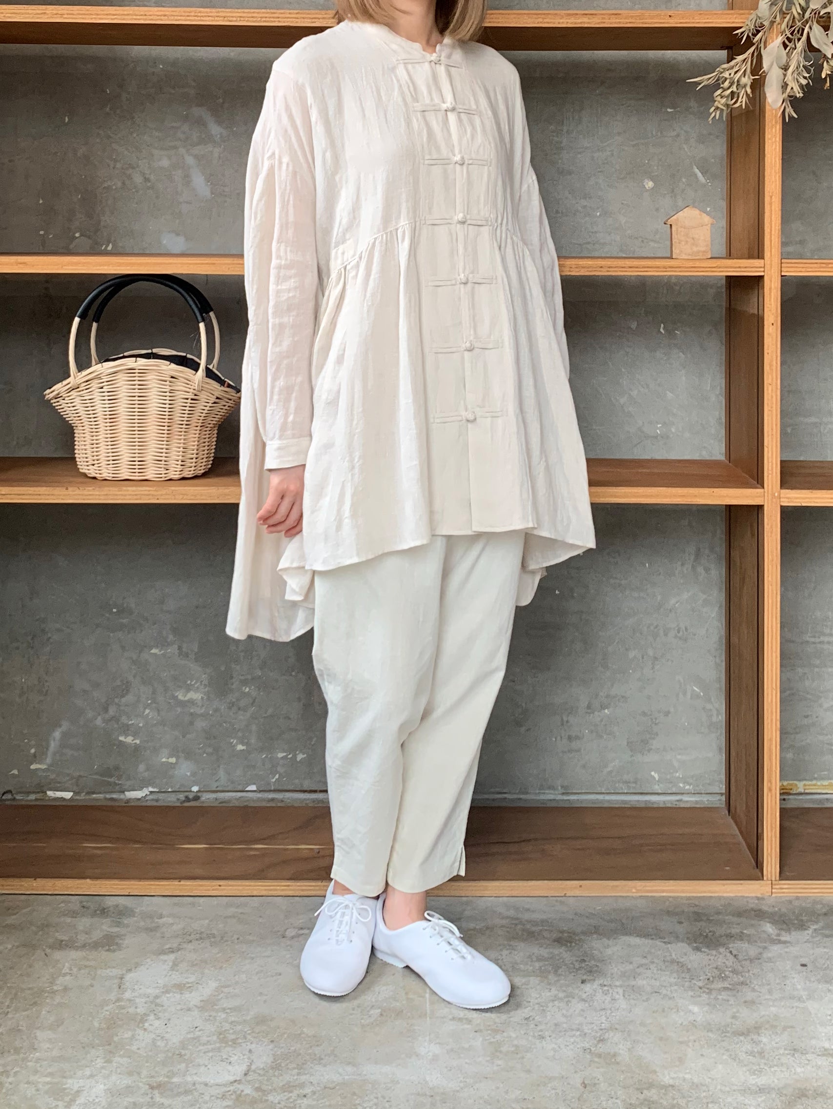 suzuki takayuki / chinese knot blouse（ivory）
