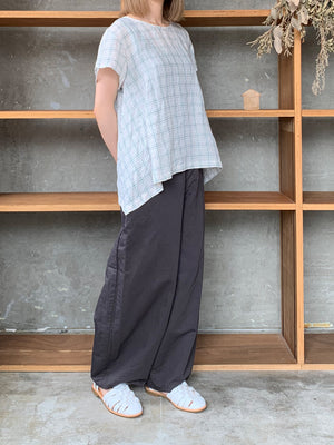 Vlas Blomme / Work Linen Cotton ワイドダーツパンツ(Charcoal)