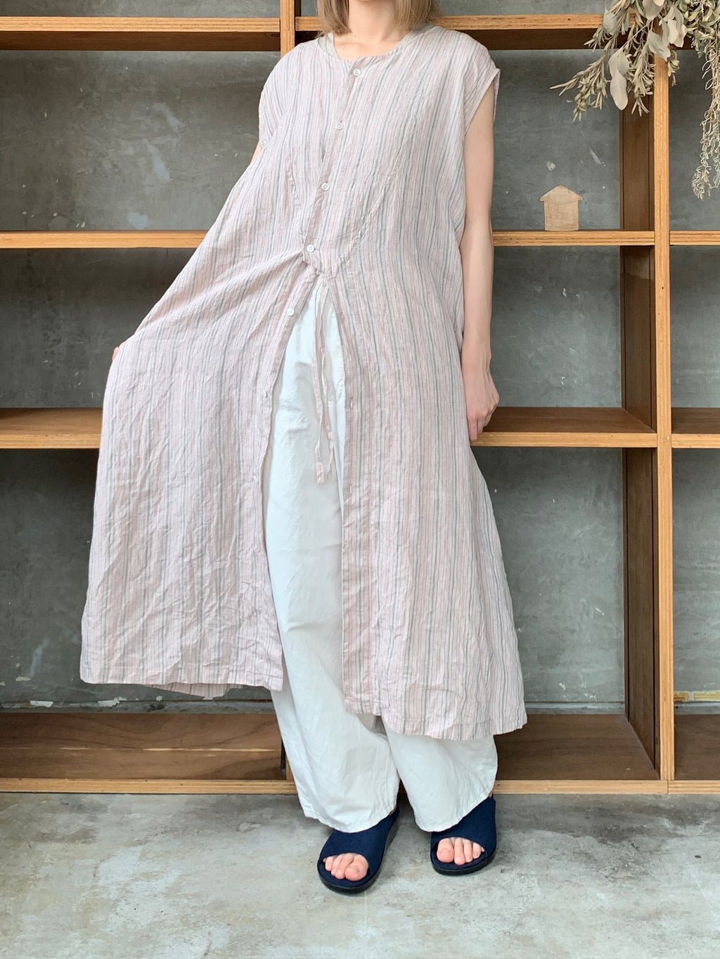 Vlas Blomme / Work Linen Cotton ワイドダーツパンツ(Vintage White)