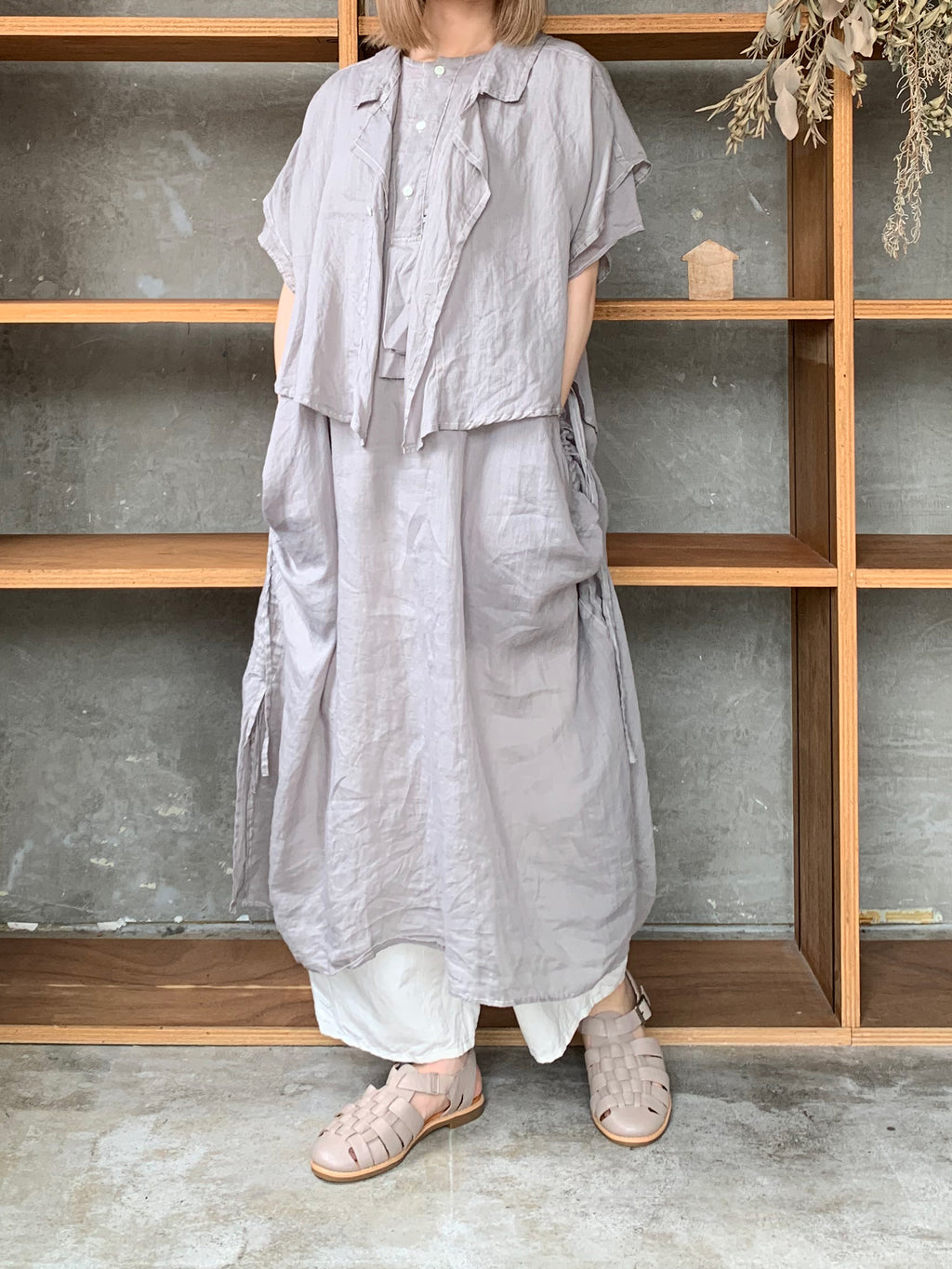 Vlas Blomme / Ramie Lawm サイドオープンブラウス(Gray)