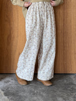 qiri / serene arabesque jacquard gather pants (ecru)