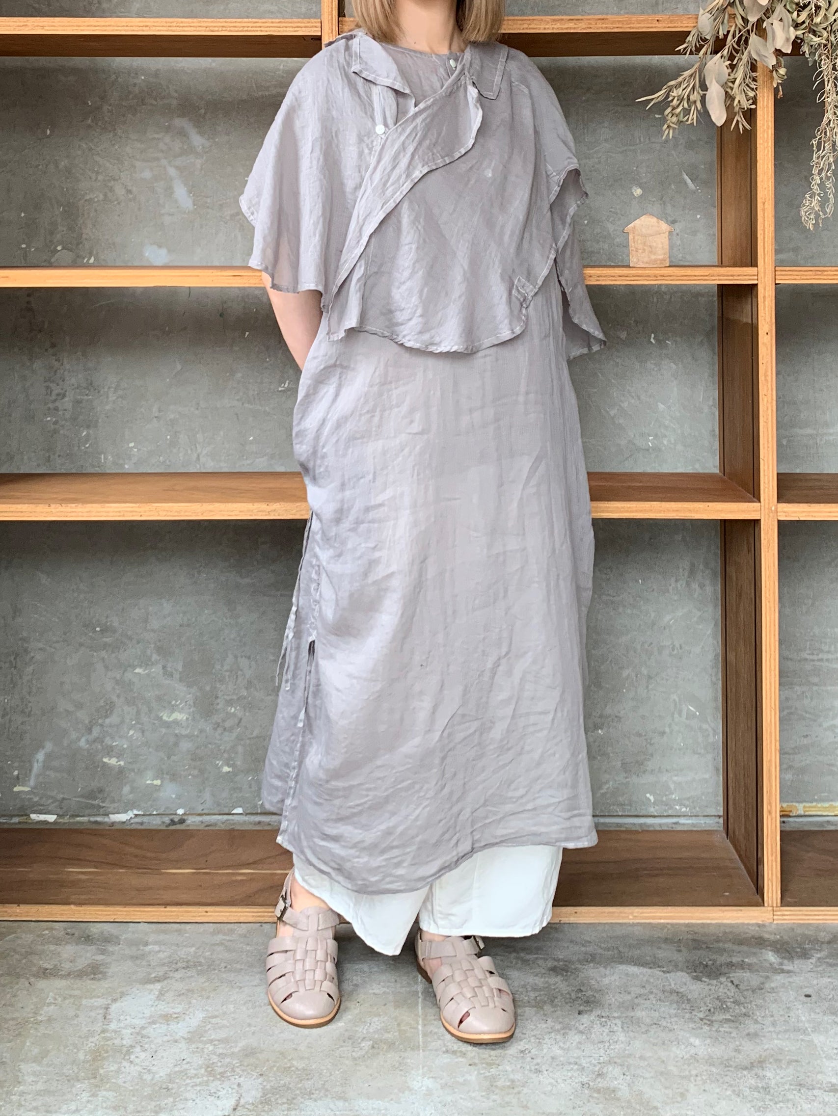 Vlas Blomme / Ramie Lawm サイドオープンブラウス(Gray)