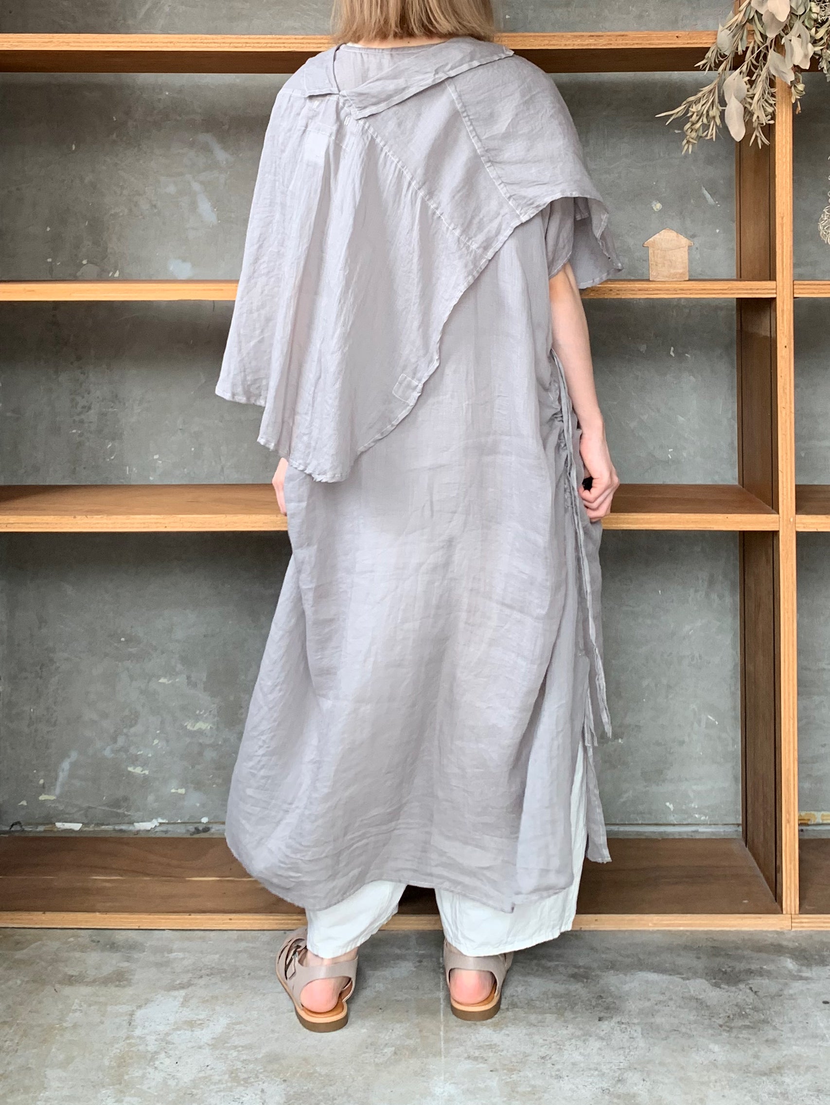 Vlas Blomme / Ramie Lawm サイドオープンブラウス(Gray)