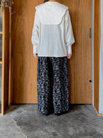 qiri / trapunto quilt collor blouse (white)