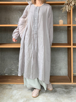 Vlas Blomme / Ramie Lawm 前開きドレス(Gray)