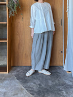 ROBE de PEAU / TUCKED BLOUSE (MAT WHITE)