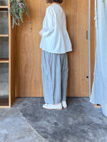 ROBE de PEAU / TUCKED BLOUSE (MAT WHITE)