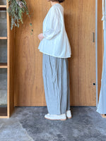ROBE de PEAU / TUCKED BLOUSE (MAT WHITE)