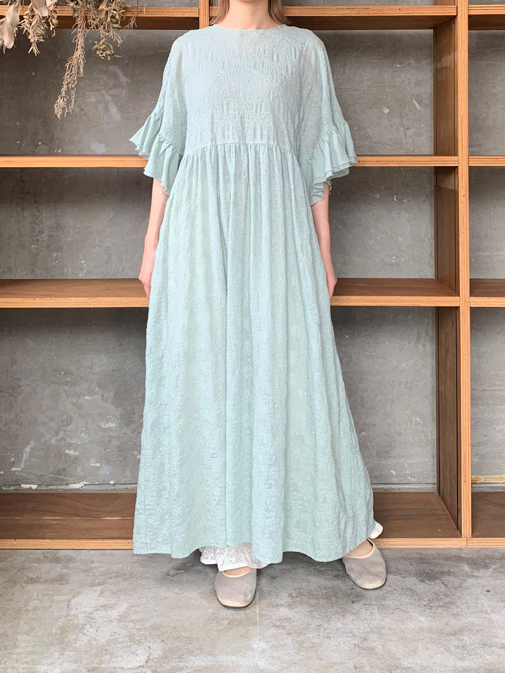 qiri / trees embroidery frill one-piece (ミント)