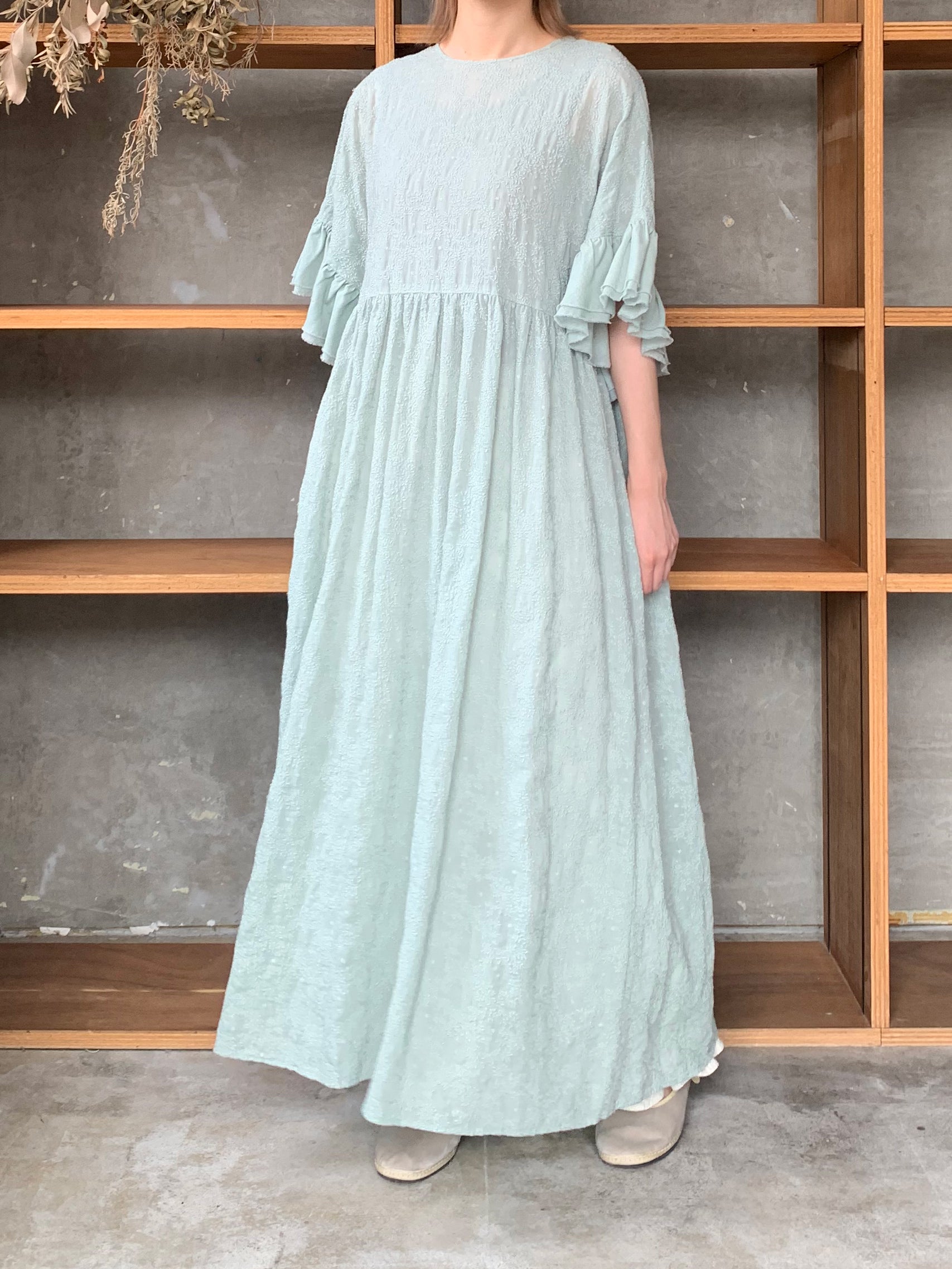 qiri / trees embroidery frill one-piece (ミント)