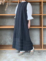 qiri / pintuck jacquard vest one-piece (チャコール)