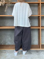 qiri / pintuck jacquard half sleeve blouse (キナリ)