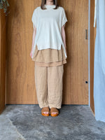 tumugu / ソリトリネン×コットンリネンボイルガーゼ ラップスカート付パンツ（CAMEL）
