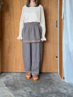 tumugu / ソリトリネン×コットンリネンボイルガーゼ ラップスカート付パンツ（GRAY）