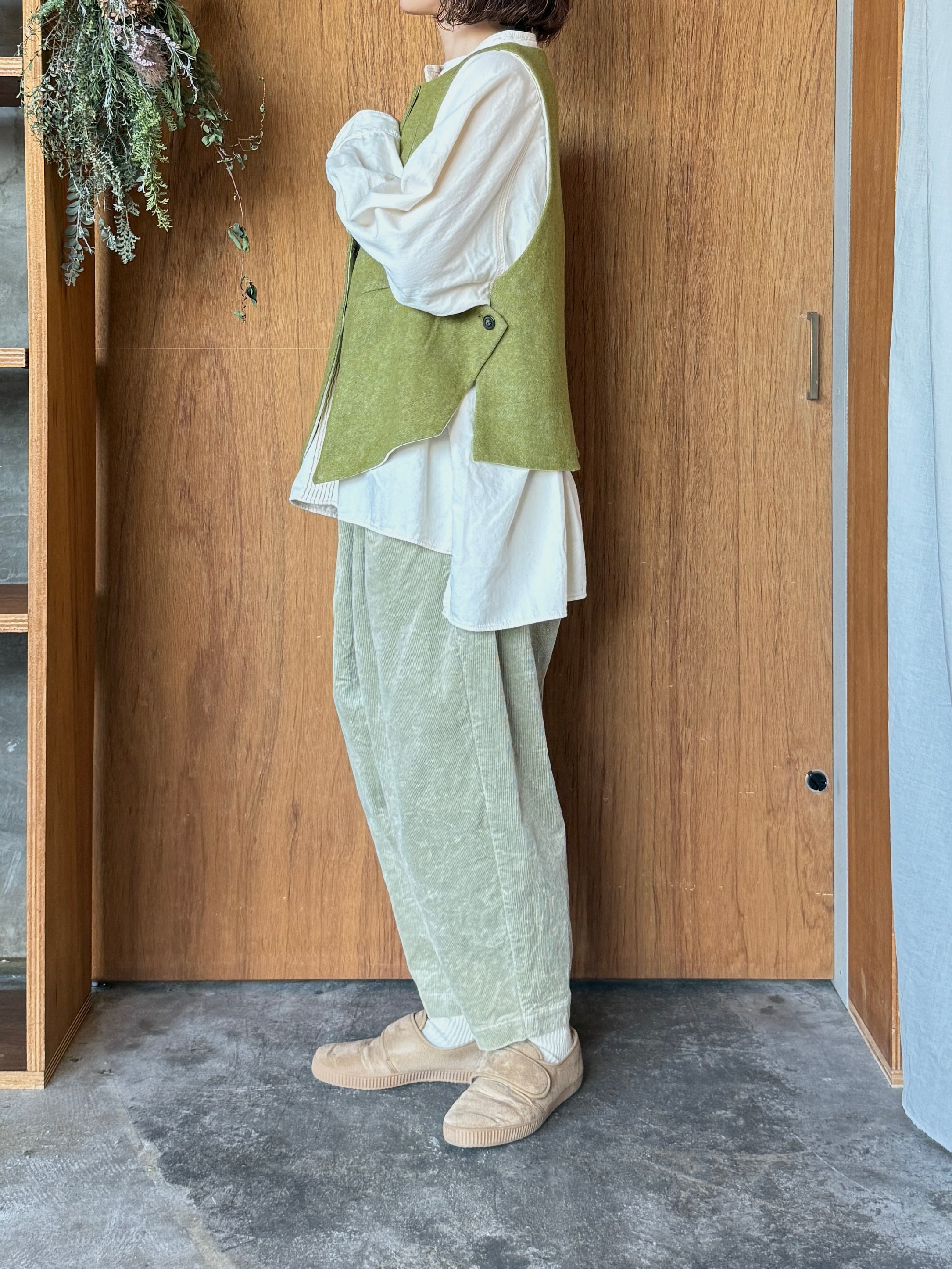 tumugu / エコウールモッサ ベスト（OLIVE）