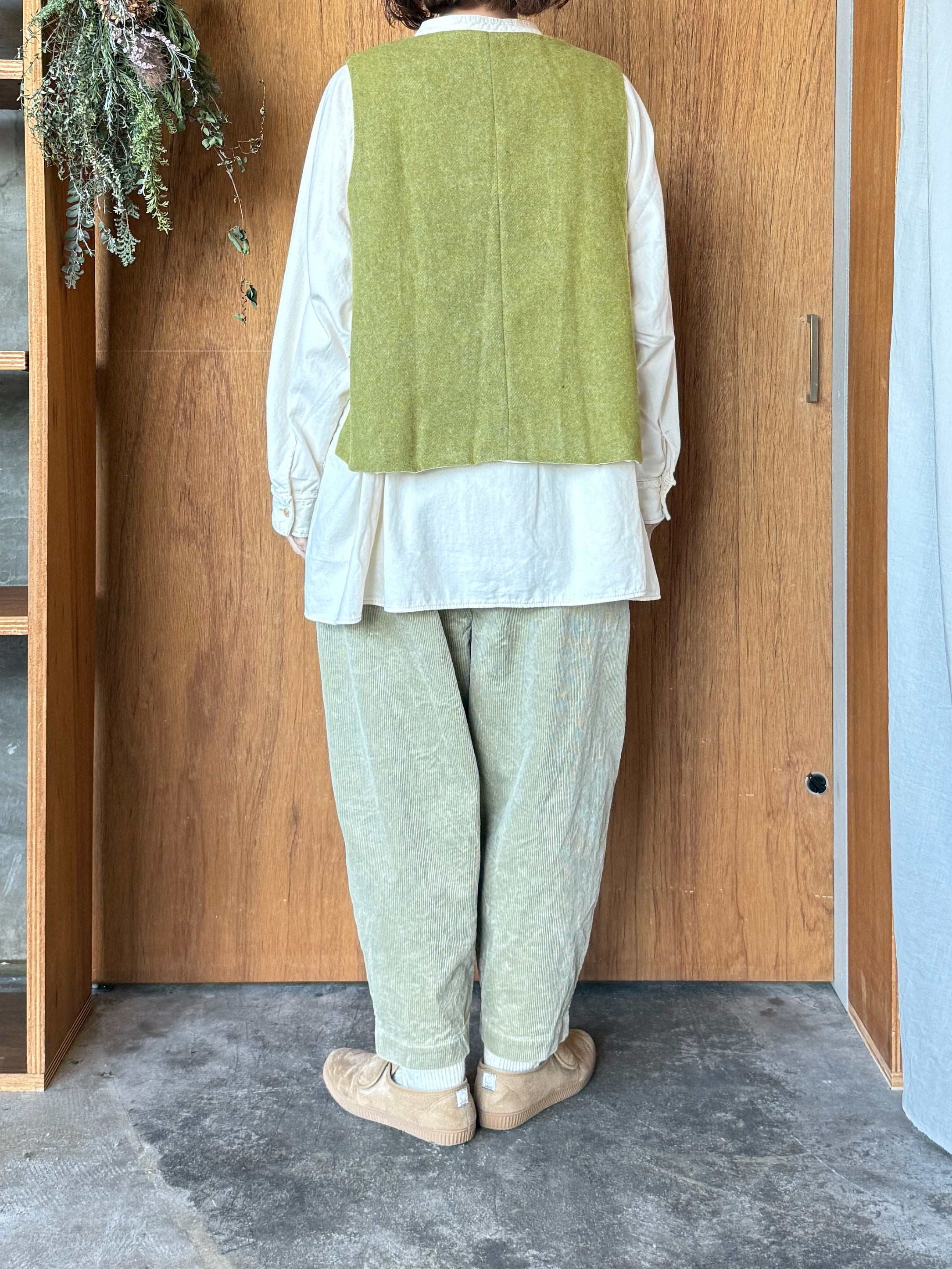 tumugu / エコウールモッサ ベスト（OLIVE）