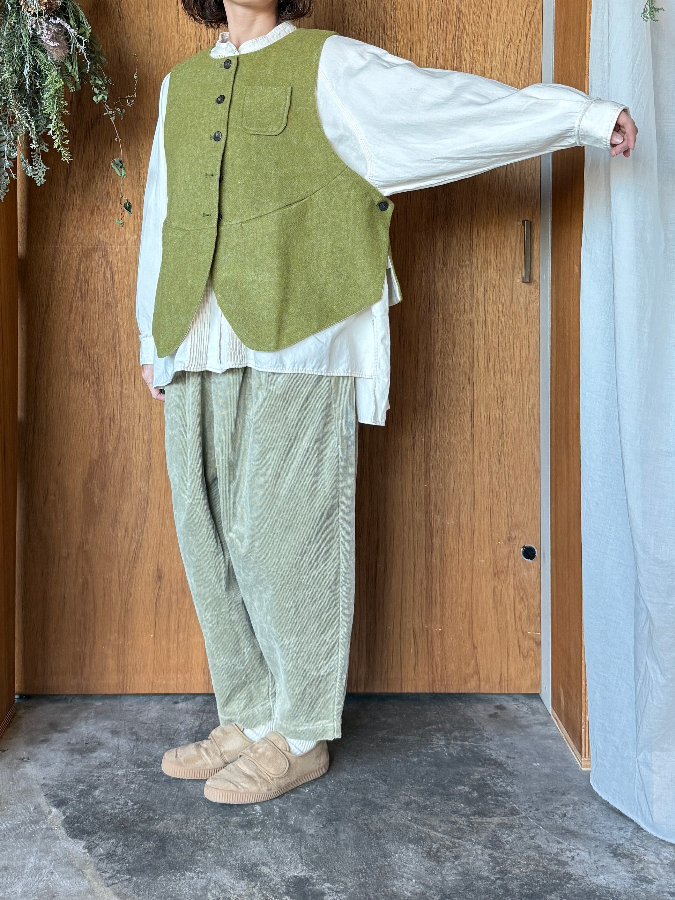 tumugu / エコウールモッサ ベスト（OLIVE）