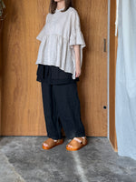 tumugu / ソリトリネン×コットンリネンボイルガーゼ ラップスカート付パンツ（BLACK）
