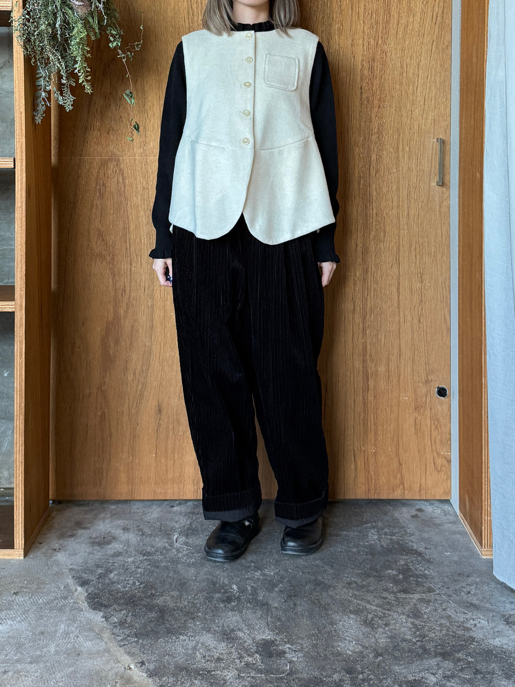 tumugu / エコウールモッサ ベスト（ECRU）