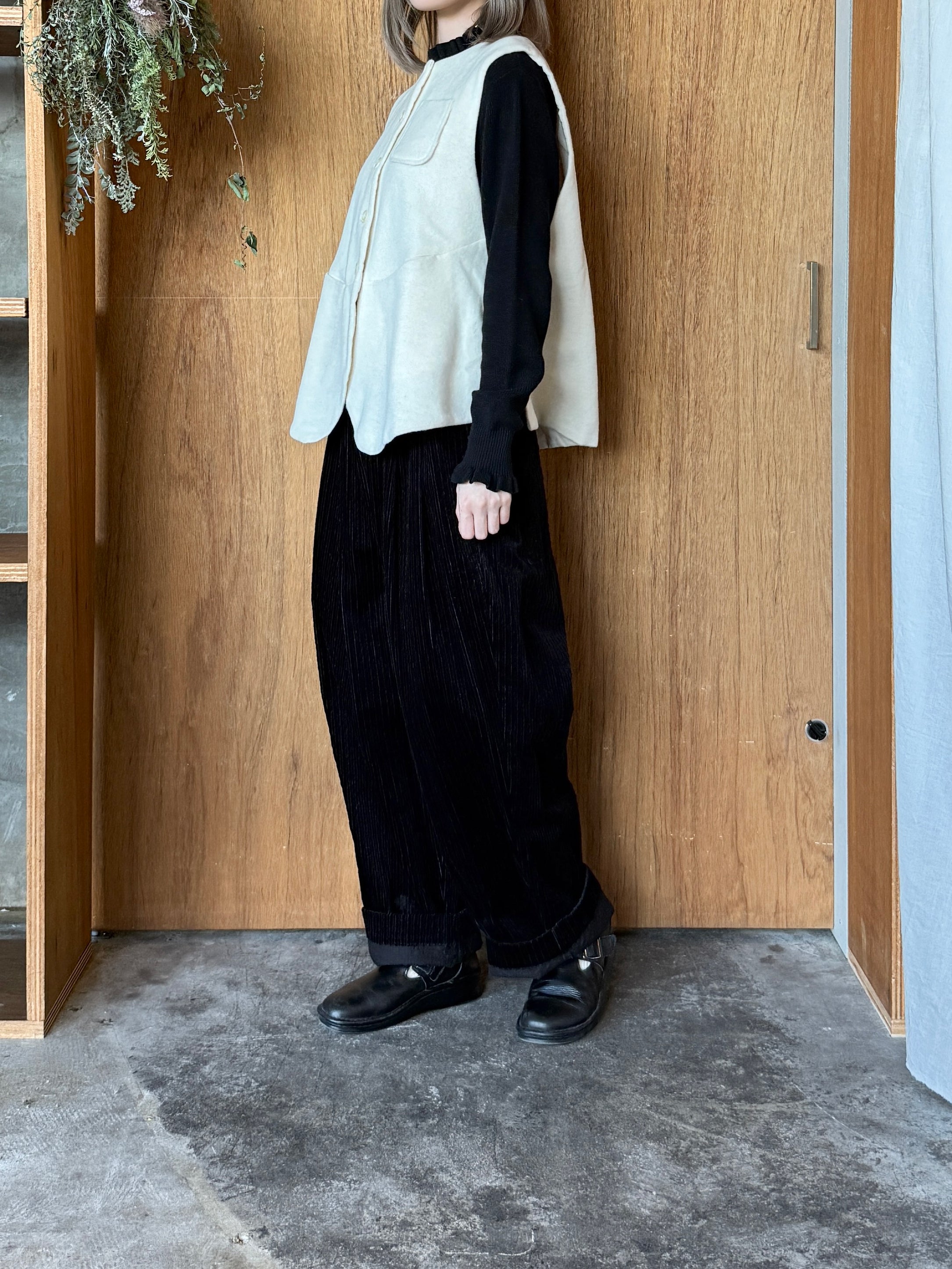 tumugu / エコウールモッサ ベスト（ECRU）