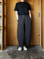 Vlas Blomme / Linen Plainstitch MOCK NECK TEE (Black)
