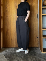 Vlas Blomme / Linen Plainstitch MOCK NECK TEE (Black)