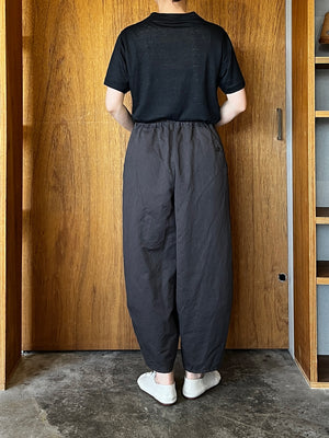 Vlas Blomme / Linen Plainstitch MOCK NECK TEE (Black)