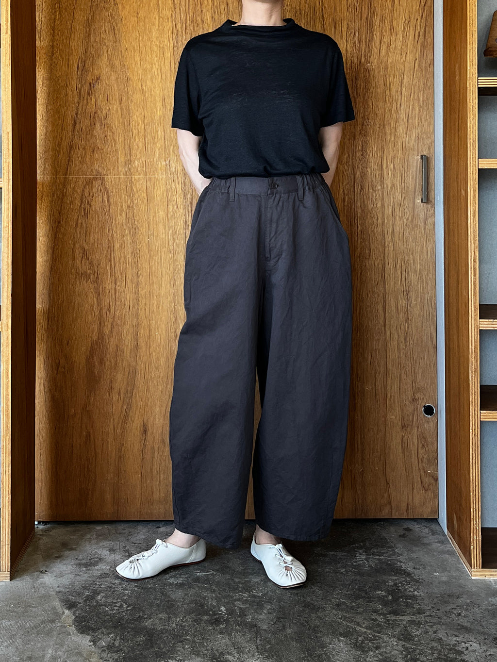 Vlas Blomme / Linen Plainstitch MOCK NECK TEE (Black)