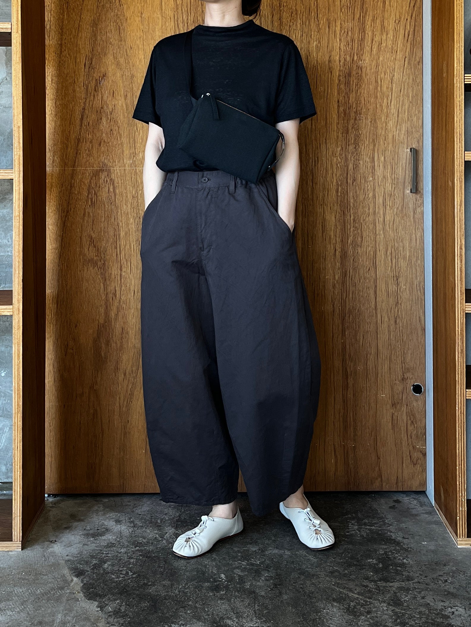 Vlas Blomme / Linen Plainstitch MOCK NECK TEE (Black)