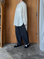 Vlas Blomme / Cotton Hemp High Count Swallowシャツ (Écru)