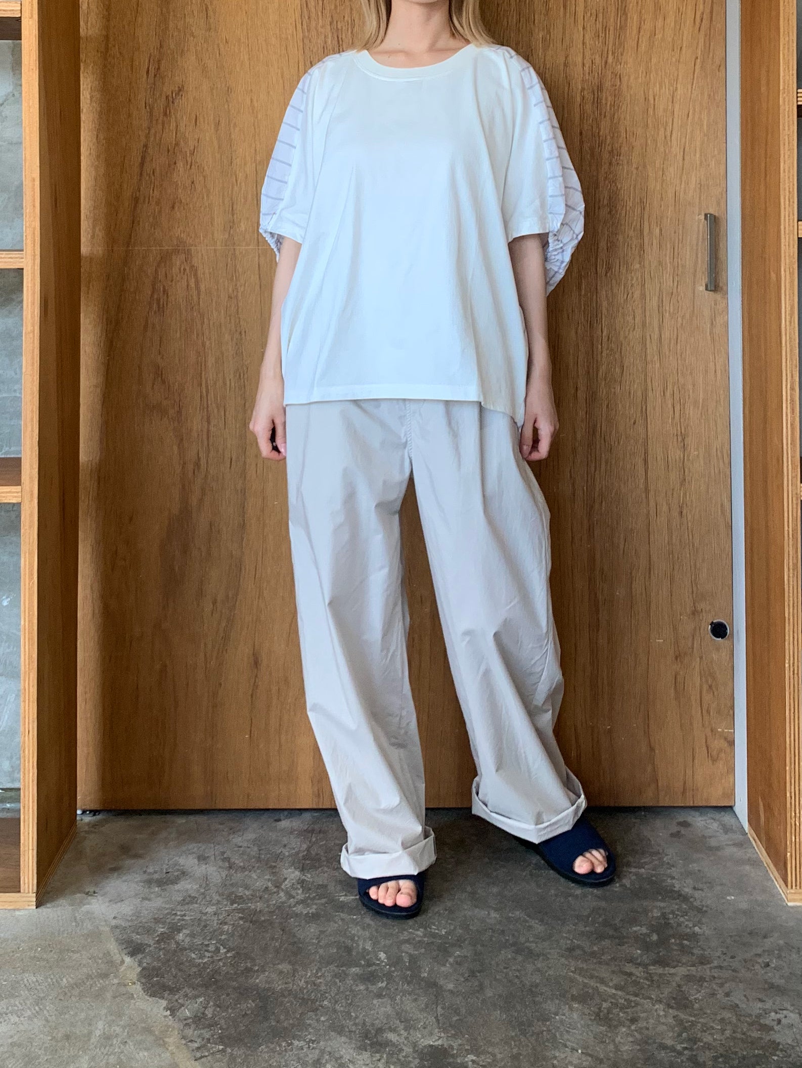 UNIVERSAL SEVEN / クラシック天竺 コンボギャザースリーブT（シロ×シロストライプ）