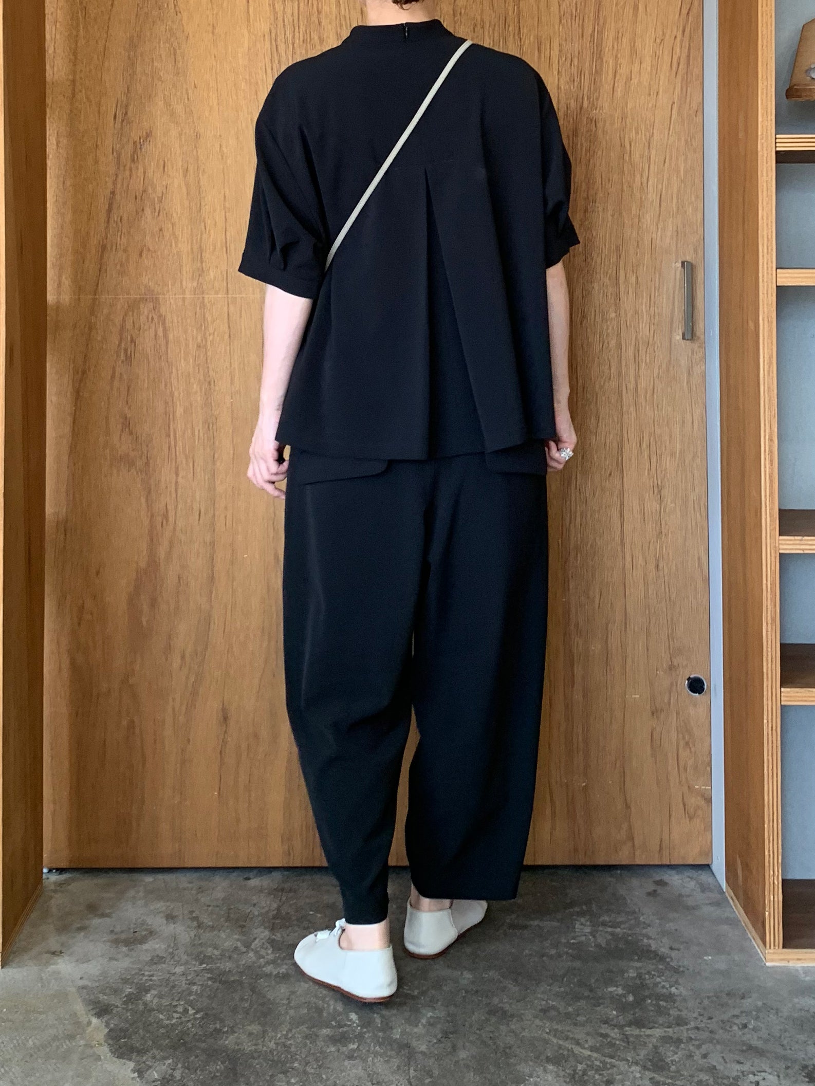 tumugu /  フォーマルシリーズ ステファニーツイルライト プルオーバー（BLACK）