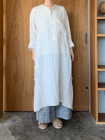 Vlas Blomme / Washed Light Linen カフタンロングシャツ (L.Beige)