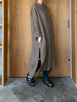 Vlas Blomme / Washed Light Linen カフタンロングシャツ (Mocha Beige)