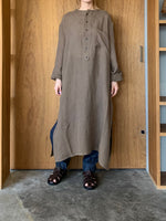 Vlas Blomme / Washed Light Linen カフタンロングシャツ (Mocha Beige)