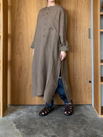 Vlas Blomme / Washed Light Linen カフタンロングシャツ (Mocha Beige)