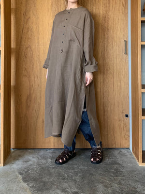 Vlas Blomme / Washed Light Linen カフタンロングシャツ (Mocha Beige)