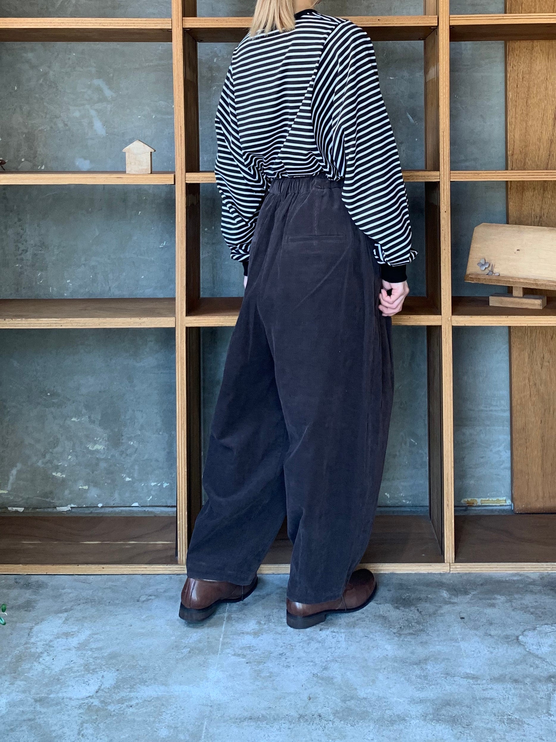 OTOAA / LIGHTWEIGHT CORDUROY COCOON PANTS