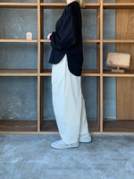 OTOAA / LIGHTWEIGHT CORDUROY COCOON PANTS