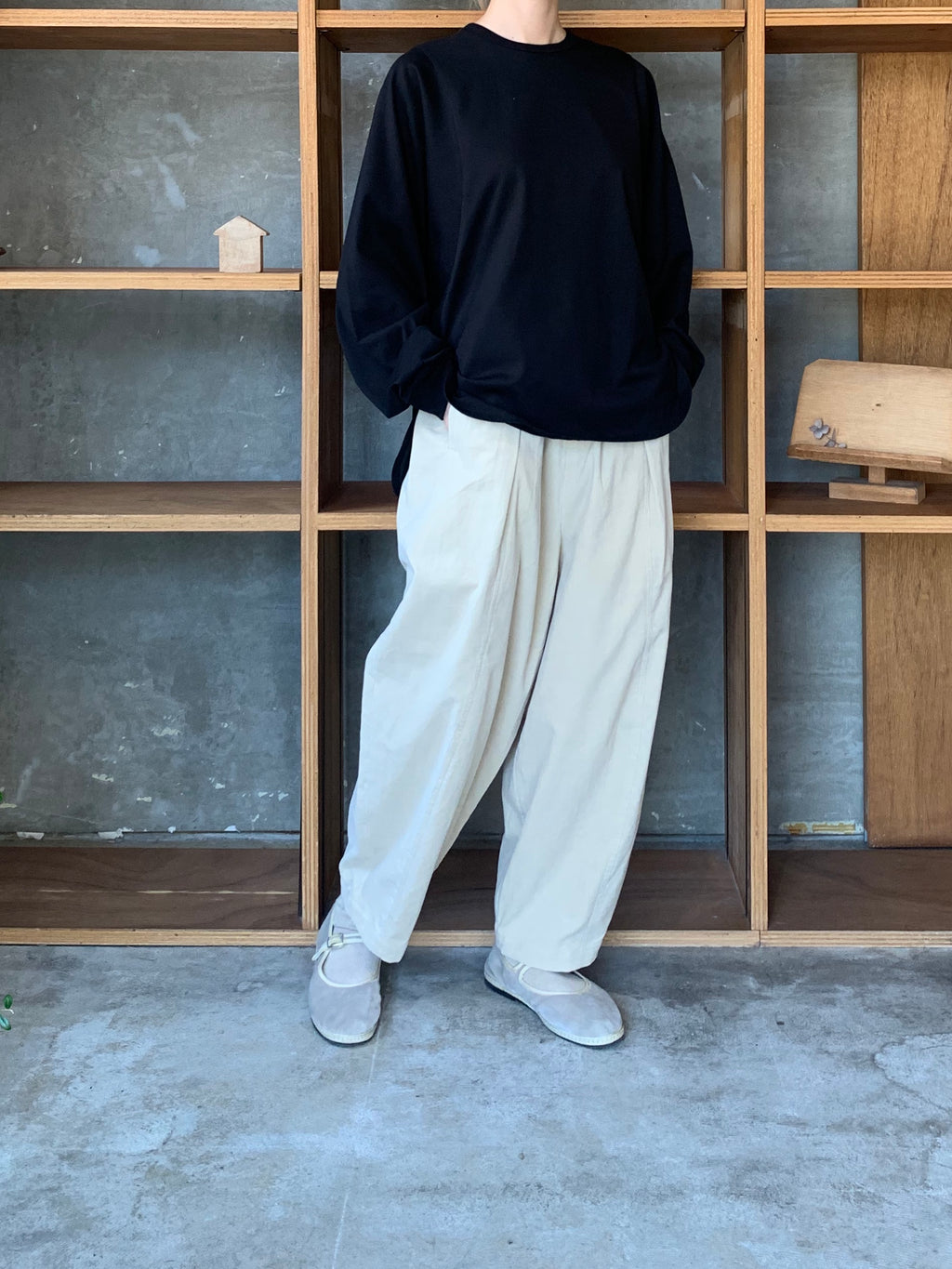 OTOAA / LIGHTWEIGHT CORDUROY COCOON PANTS
