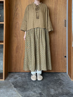 ROBE de PEAU / Church Dress (Olive)
