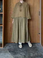 ROBE de PEAU / Church Dress (Olive)